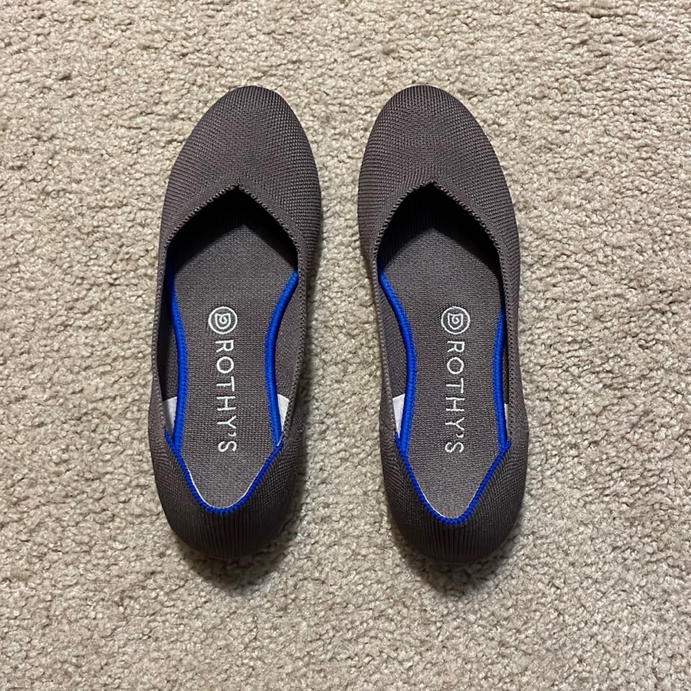 Rothy’s size 8 flats in retired Mink. These fit like a SS 7!